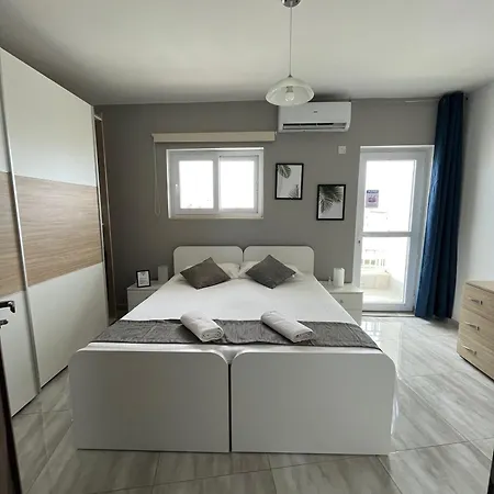 F3 Room 1, Private Double Room With Private Bathroom And Balcony Msida Exterior photo