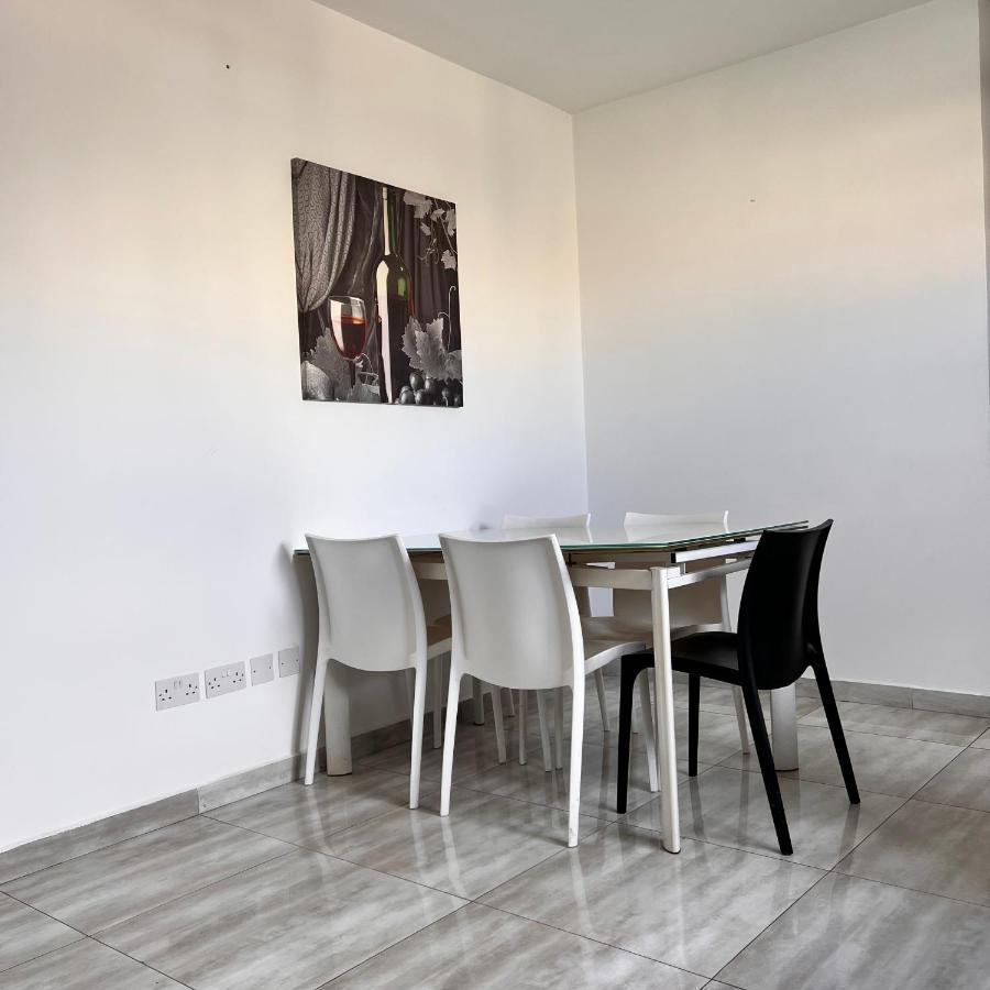 منزل للإقامة F3 1, Private Double With Private Bathroom And Balcony *